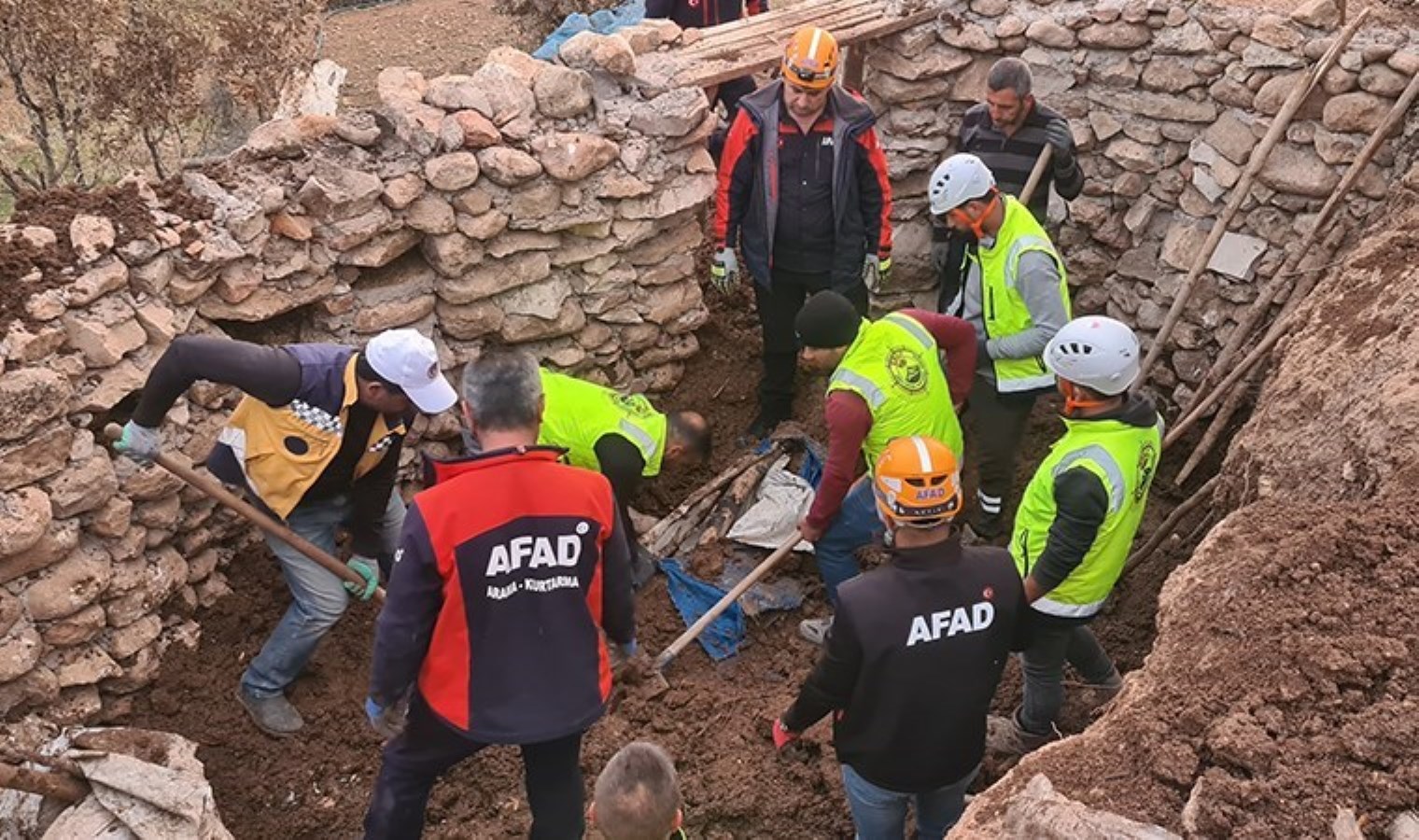 Siirt’te ağılın tavanı çöktü: 3 küçükbaş öldü